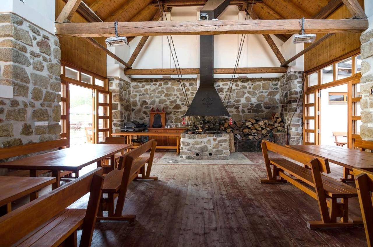 ホテル Stirinska Stodola U Prahy Kamenice エクステリア 写真